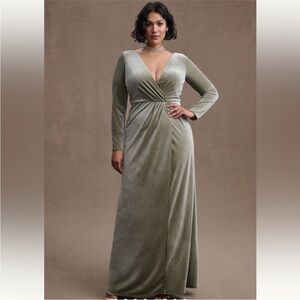 NWT Jenny Yoo Ryland V-Neck Long-Sleeve Open-Back Stretch Velvet Gown Sage Sz 22